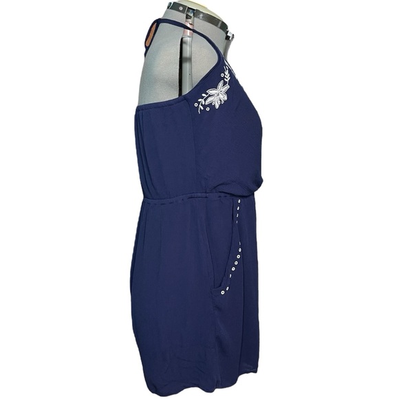 Love Fire Blue And White Embroidered Floral Romper Women's Large - Picture 3 of 6